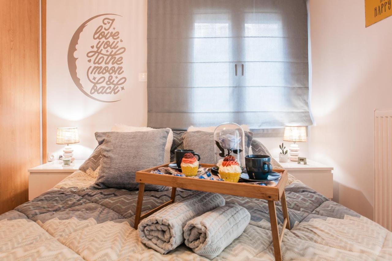 Luxury Seaside Apartment Next To Starbucks Opossite The Beach Park Of Flisvos Athens Luaran gambar