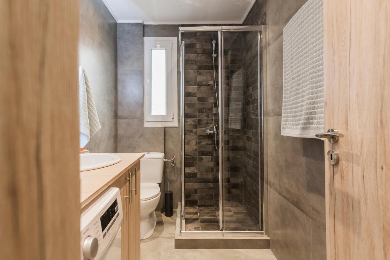Luxury Seaside Apartment Next To Starbucks Opossite The Beach Park Of Flisvos Athens Luaran gambar
