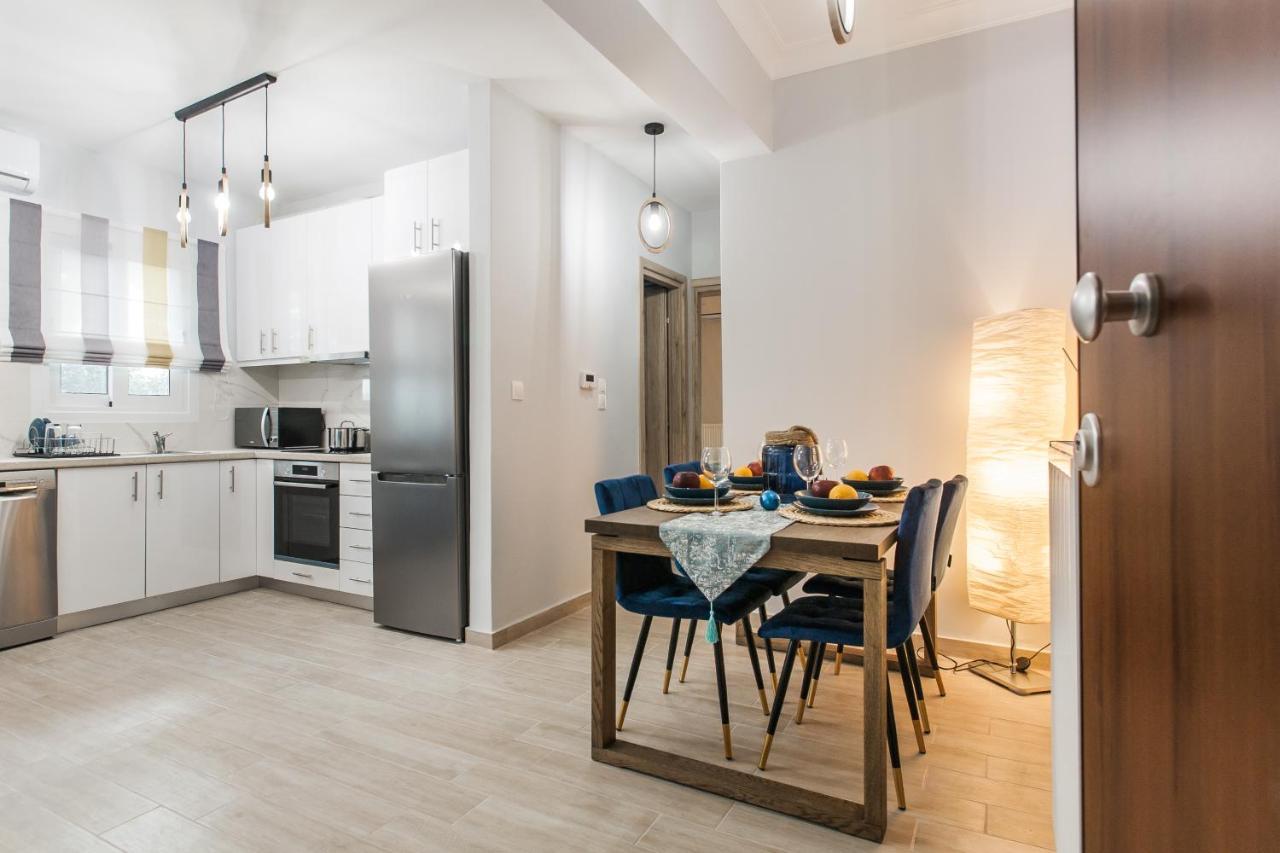 Luxury Seaside Apartment Next To Starbucks Opossite The Beach Park Of Flisvos Athens Luaran gambar