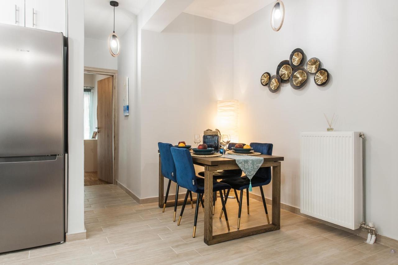Luxury Seaside Apartment Next To Starbucks Opossite The Beach Park Of Flisvos Athens Luaran gambar