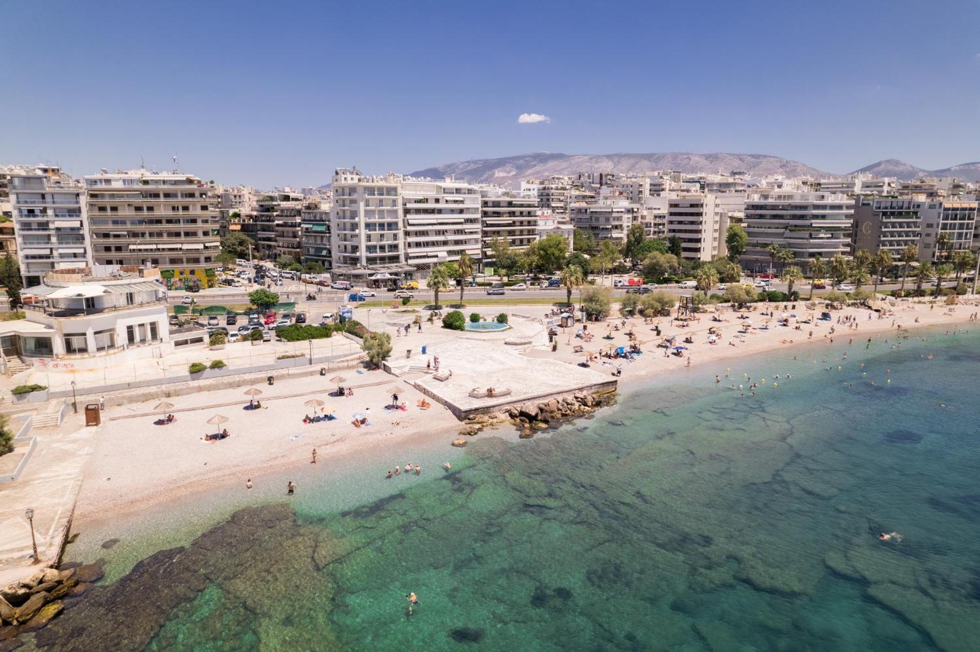 Luxury Seaside Apartment Next To Starbucks Opossite The Beach Park Of Flisvos Athens Luaran gambar