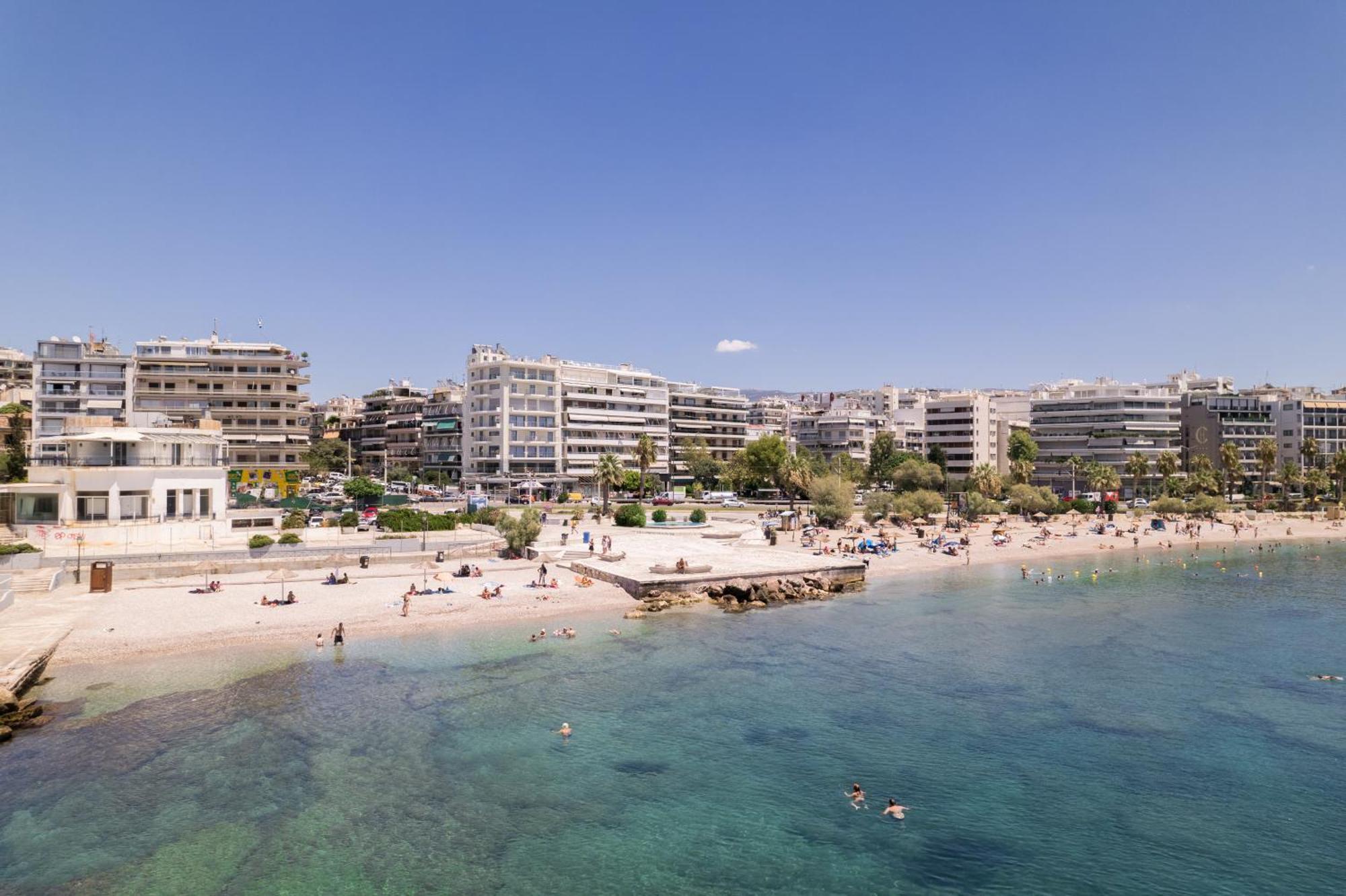 Luxury Seaside Apartment Next To Starbucks Opossite The Beach Park Of Flisvos Athens Luaran gambar
